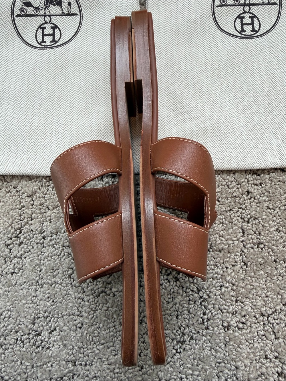 Authentic Hermès Oran Tan Leather Slide Sandals Sz 37.5 - Picture 4 of 8